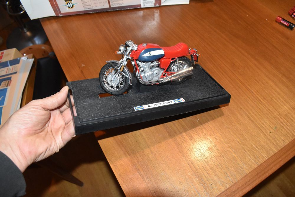 REVELL Metal MV AGUSTA 750 S m/OVP 1/12 diecast | Kaufen auf Ricardo