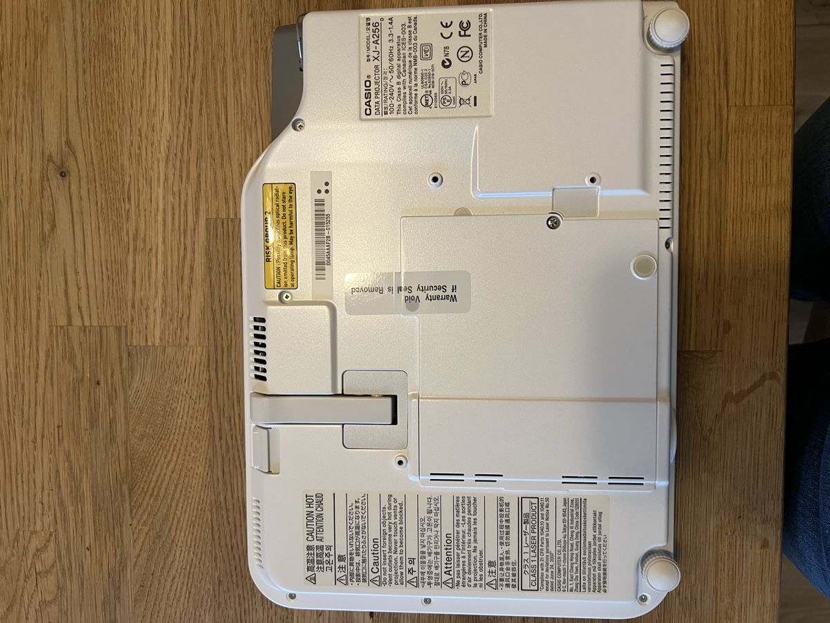 Casio Proiettori: Casio Projector XJ-A256 – Nuovo (secondo la descrizione) da Schöftland venduto da mamajasima5 2
