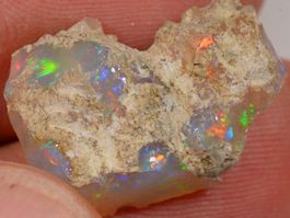 8 Karat - Roher Äthiopischer Welo Opal