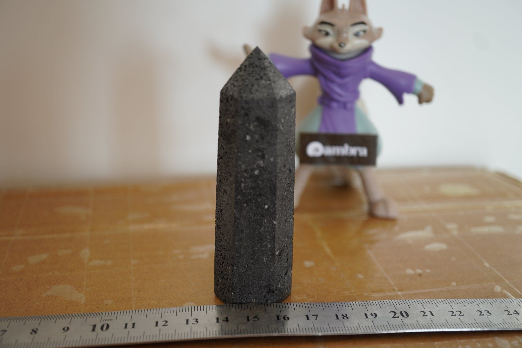 Minerali & Pietre curative: Lava       Spitze   Spanien      9 cm x  2.5 cm – Nuovo e nell'imballaggio originale da Eschenbach SG venduto da topstone
