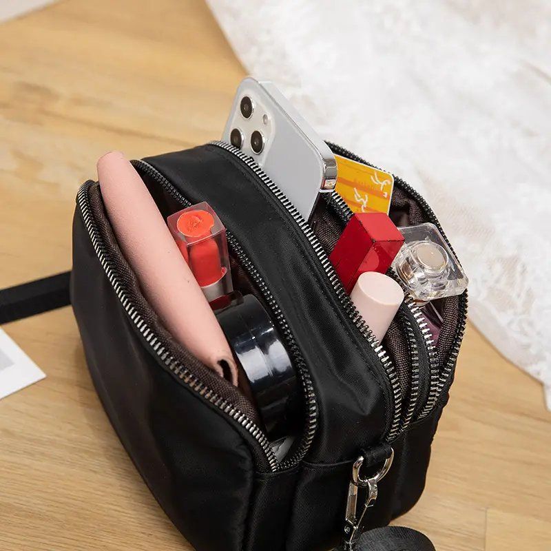 Taschen für Damen: Modische Gesteppte Mini-Umhängetasche 💋 – Neu und originalverpackt aus Salez von muss-ich-haben-02 1