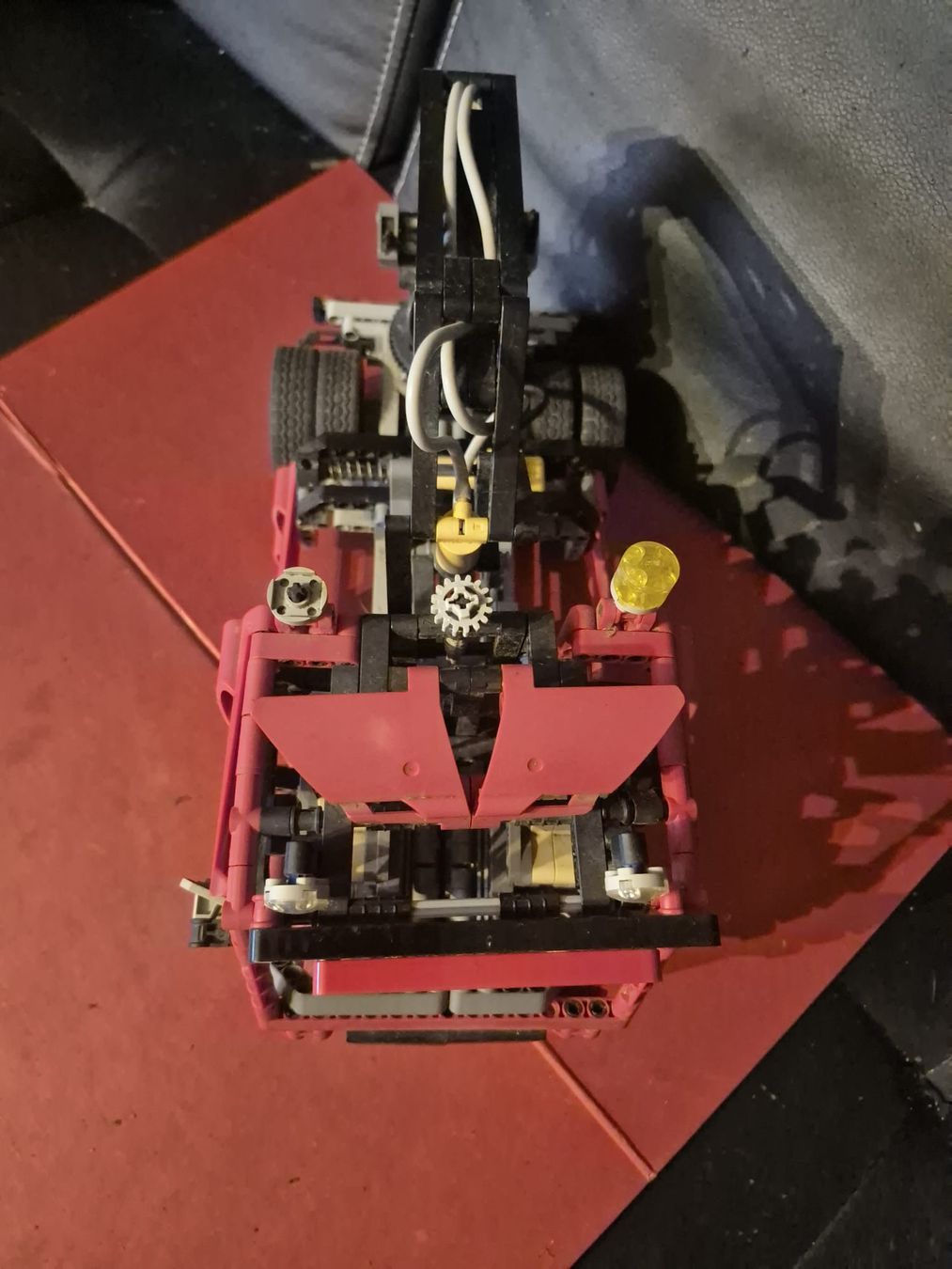 Technics Baukästen: Lego Technic 8436 Camion Rouge Foncé – Gebraucht aus Penthalaz von cel_zv7p 1