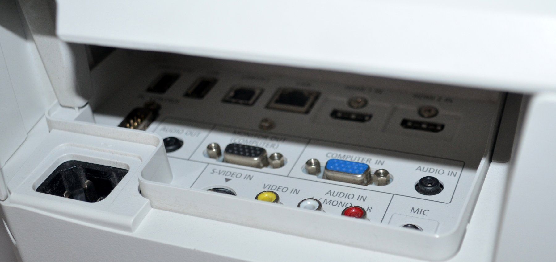 Nec Videoprojektoren: Nec UM280W Short Beamer  / projecteur – Gebraucht aus Collonges von arashee 4