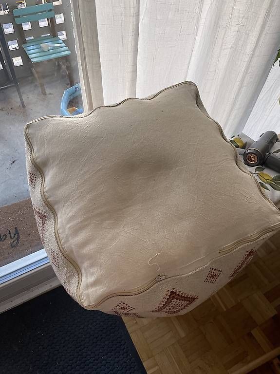 Hocker: Pouf/ Sitzsack/ Fusshocker – Gebraucht aus Oberwil BL von _vanillia_ 2