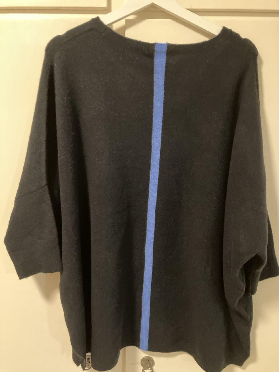 Pulls & Sweat-shirts: Neu Cartoon Pullover – Neuf avec emballage d'origine à Basel par aguona 2