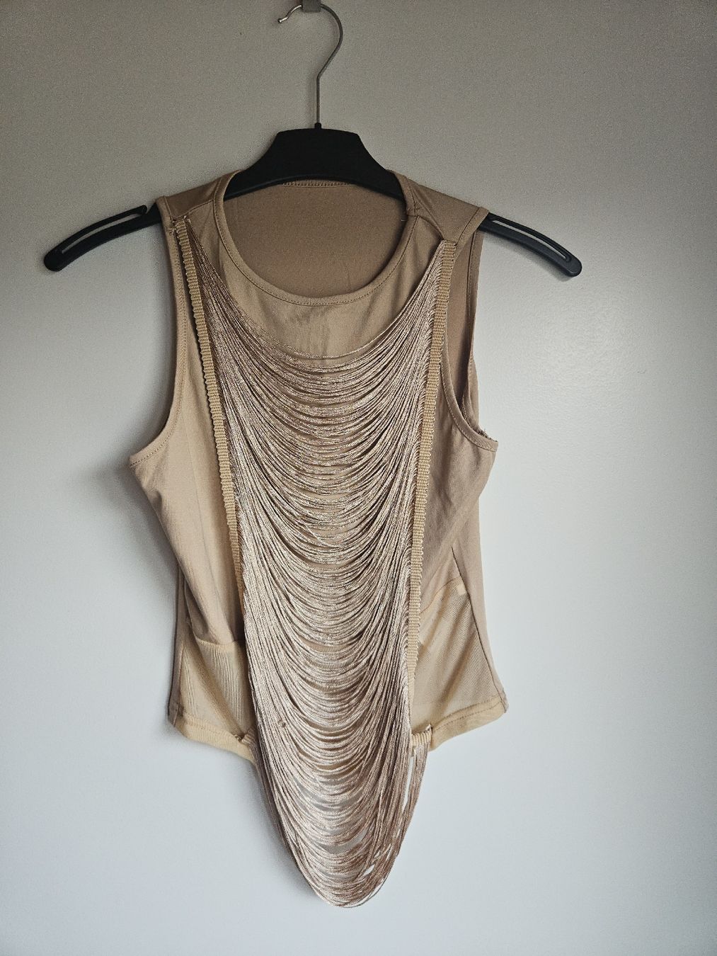 Top: Top beige mit Fransen von Temu – Nuovo (secondo la descrizione) da Ebikon venduto da SecondChance_byM