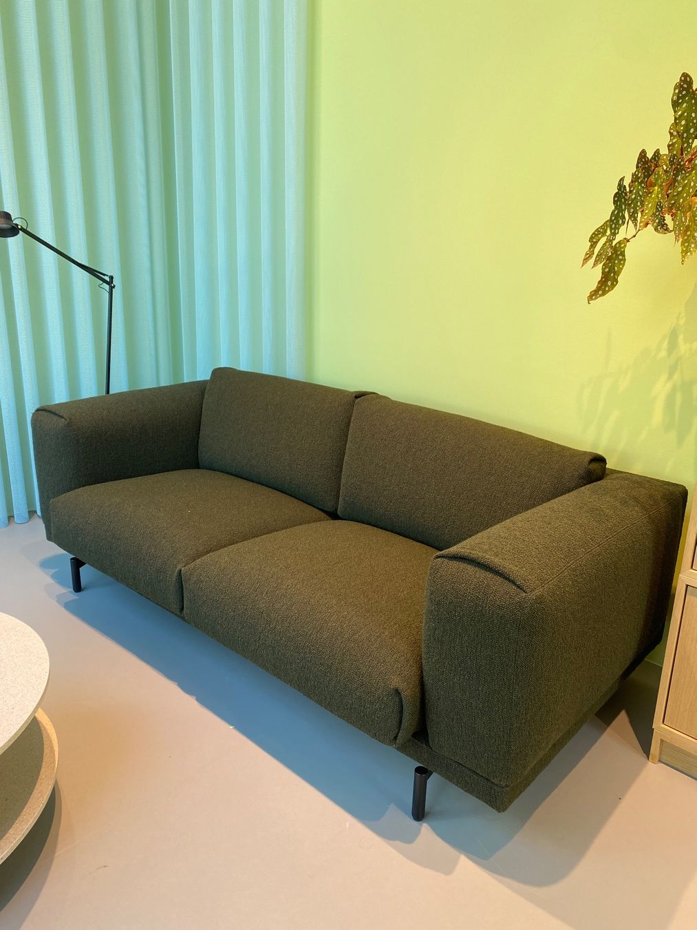 Muuto Divani: Muuto - Rest Sofa – Usato da Zürich venduto da NordicSale 1