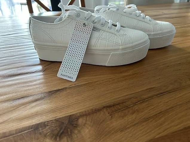 Superga Scarpe da donna: Superga Sneaker Neu Grösse 39 – Nuovo e nell'imballaggio originale da Marbach SG venduto da Sonni81