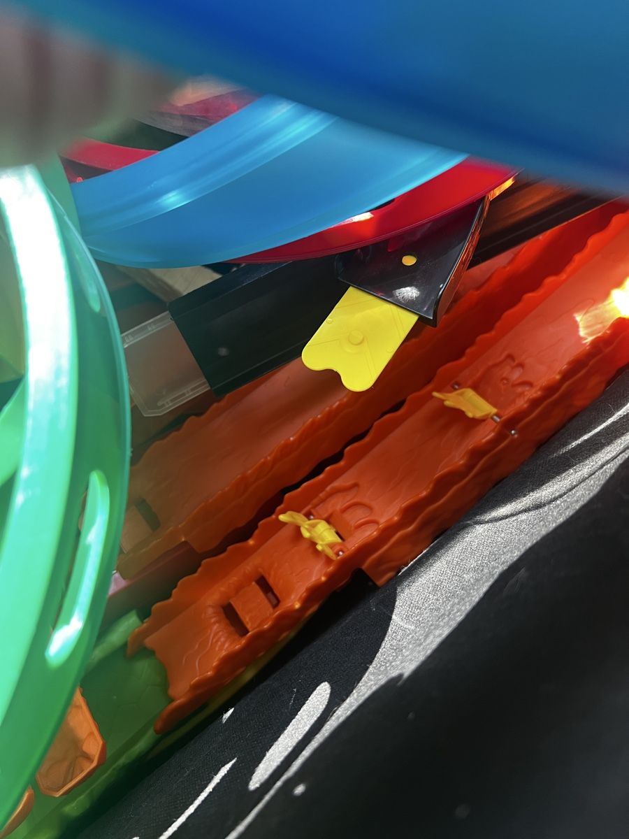 Hot Wheels Piste: Hot Wheels Bahn Set – Usato da Schmerikon venduto da Tapferesschneiderli 3