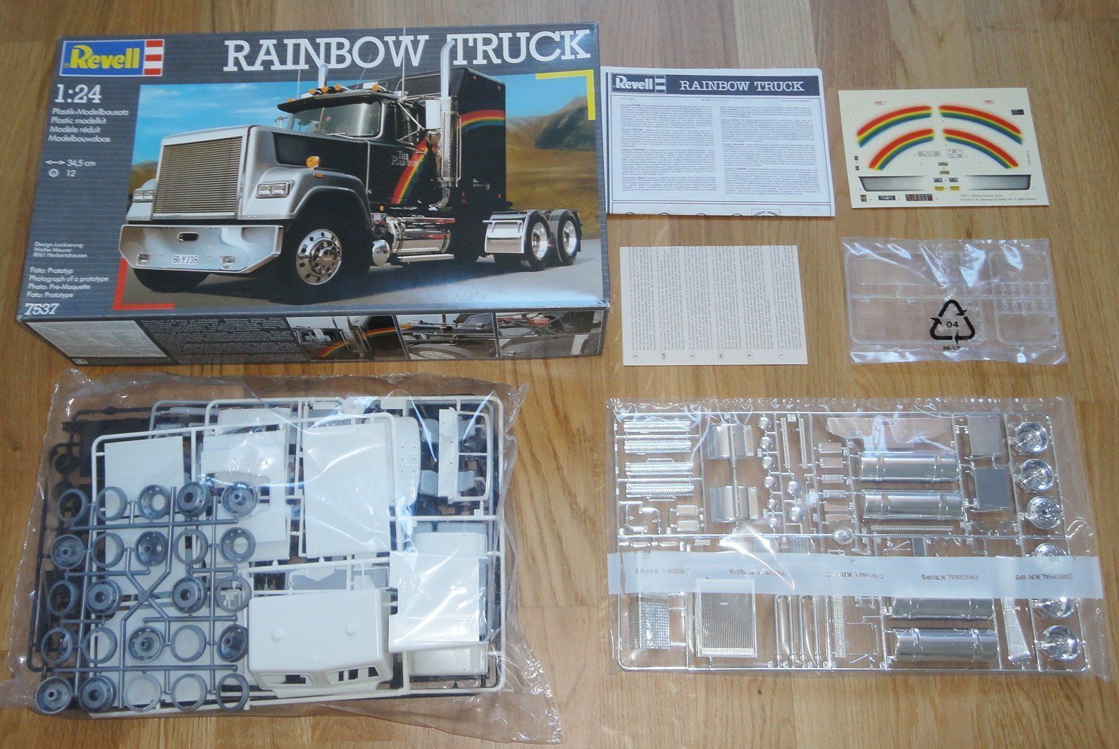 Revell Kit di modellismo & Modellini statici: Revell Rainbow Truck 1:24 – Usato da Frümsen venduto da Malibu69 1
