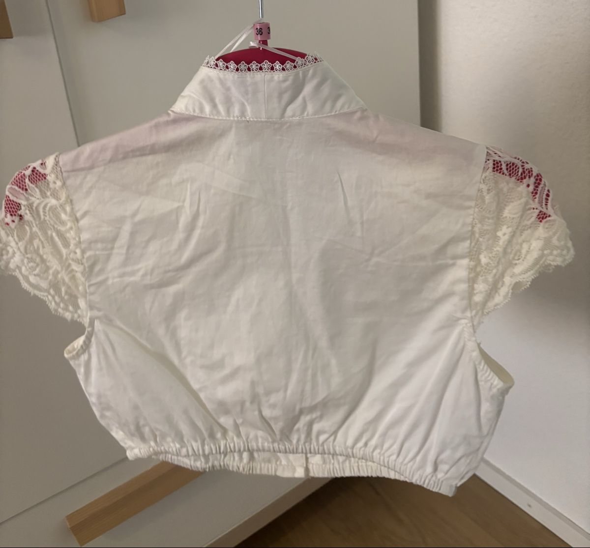 Krüger Camicette: Dirndlbluse Krüger Weiss Grösse 38  – Usato da Geroldswil venduto da ele_7hkp 4