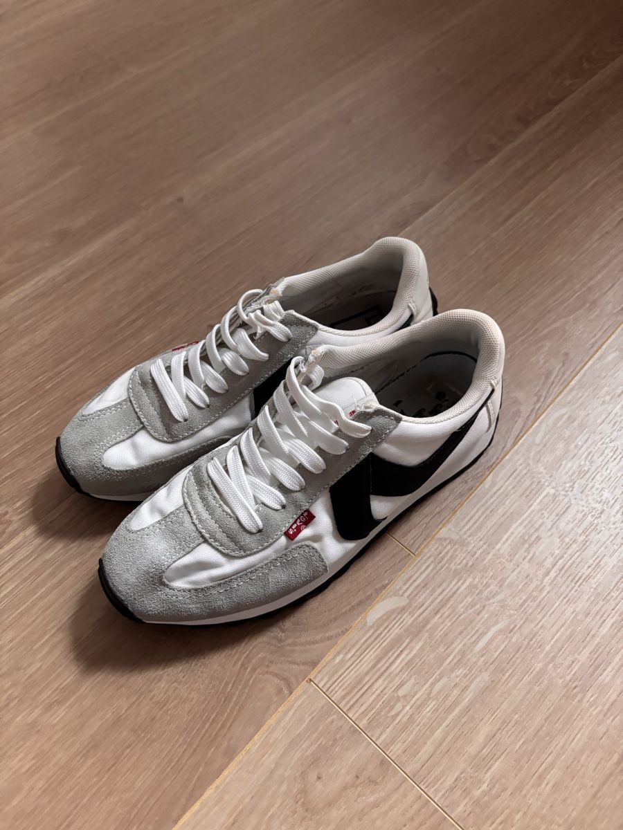 Levi's Scarpe per ragazzi: Levi's Sneaker retro Turnschuhe Grösse 40  – Usato da Weisslingen venduto da Yuna123