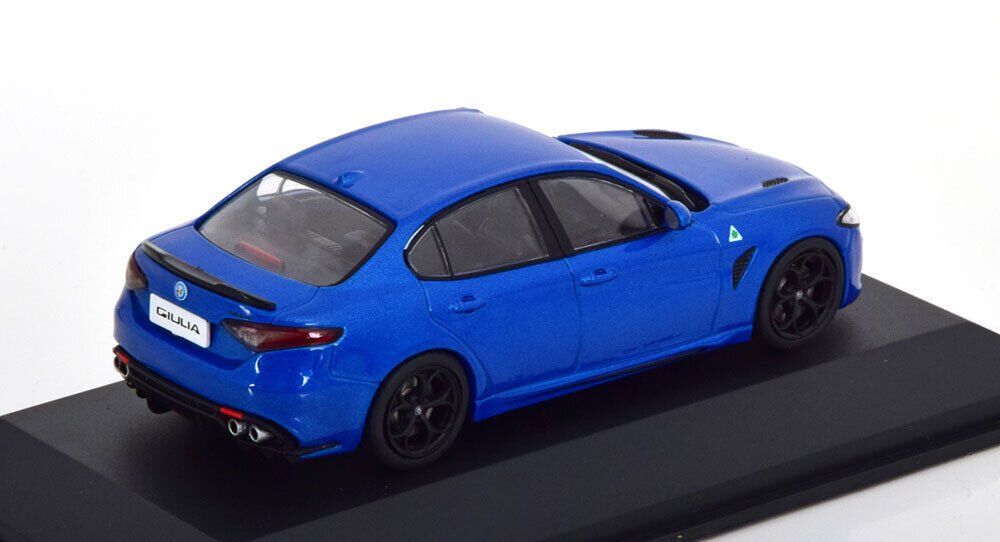 Alfa Romeo Modellautos: Alfa Romeo Giulia Quadrifoglio – Neu und originalverpackt aus Flawil von Imperiosud 3