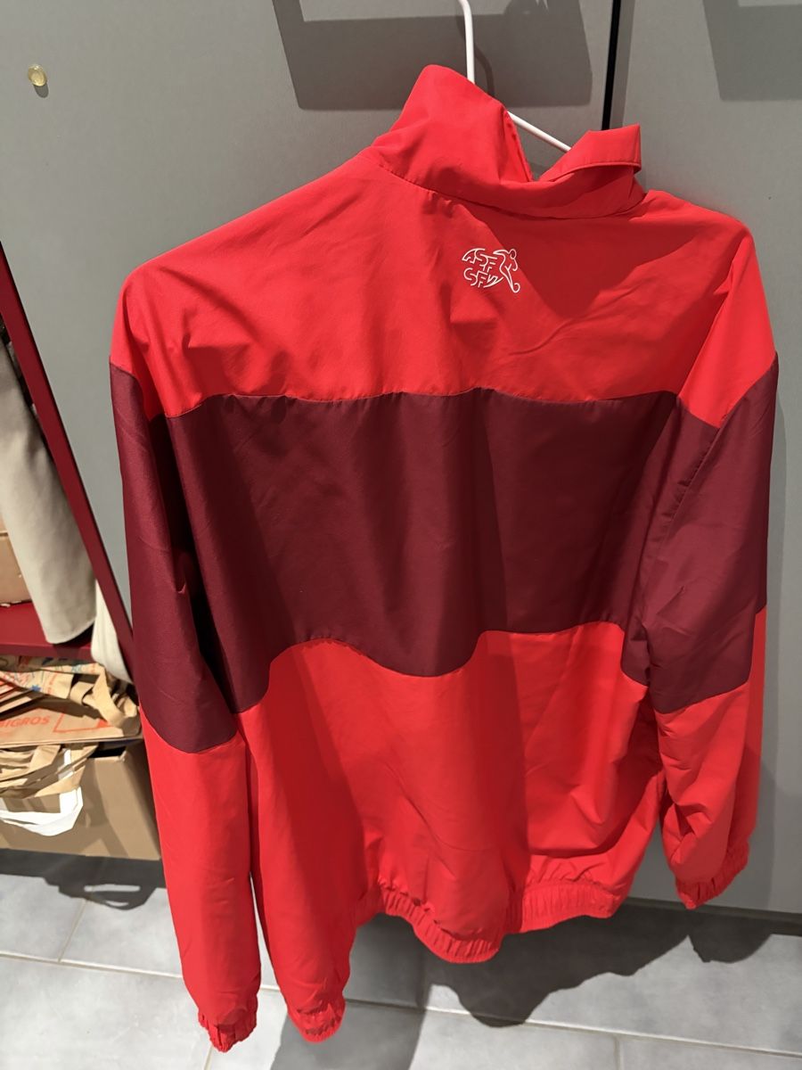 Puma Giacche: Trainingsjacke Schweiz Gr.L – Nuovo (secondo la descrizione) da Grenchen venduto da lyn_8w2w 1