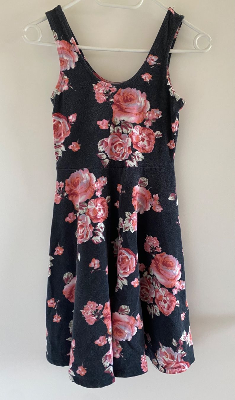 Vestiti & Gonne: Kleid mit Rosenmuster – Usato da Oberdiessbach venduto da cor_2nrl