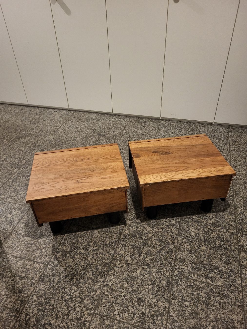 Tables de nuit: 2 Nachttische aus massivem Eichenholz mit Schublade – D'occasion à Zürich par Luftgekuehlt76 4