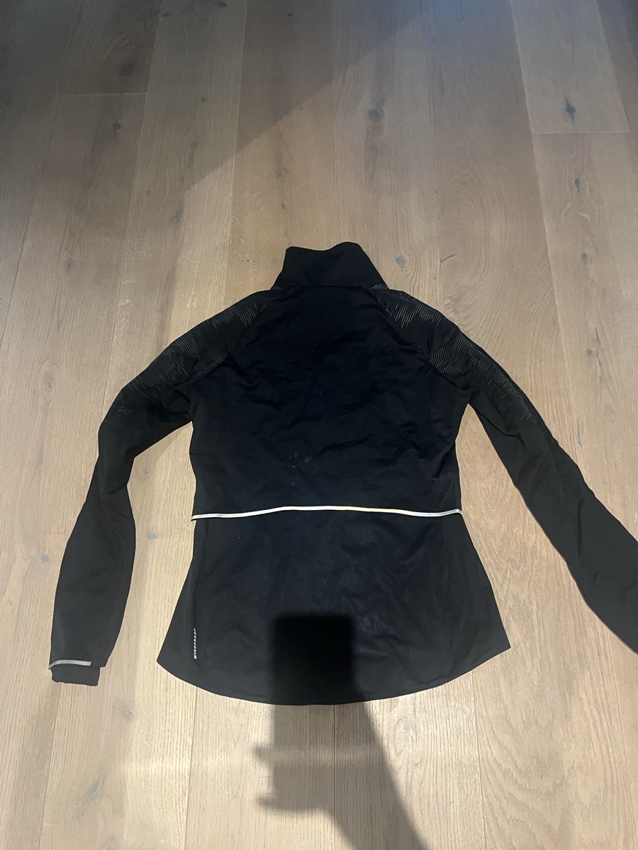 Odlo Giacche: Odlo Ladies Running Jacket - Black - Size Small – Nuovo e nell'imballaggio originale da Kloten venduto da Sz.Cz11 1