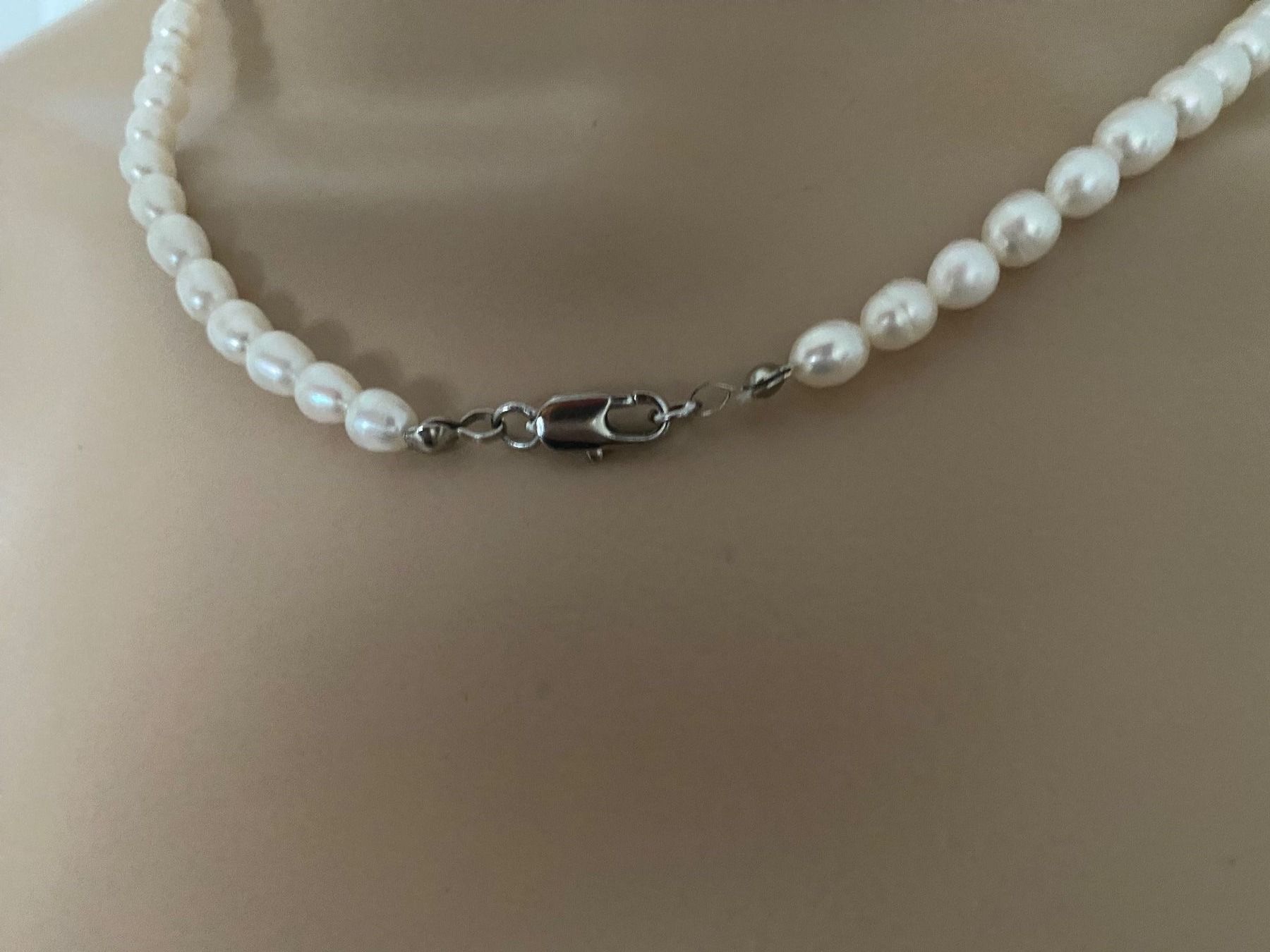 Ketten: Extravagantes Echt Perlen-Collier mit Ziersteinen, 46cm – Gebraucht aus Winkel von ferrari2022 3