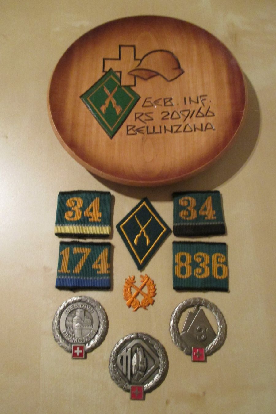 Schweizer Armee Placchette & Badge: Schweizer Armee Gebirgsinfanterie 1966 – Usato da Lützelflüh-Goldb venduto da wli_9wqr