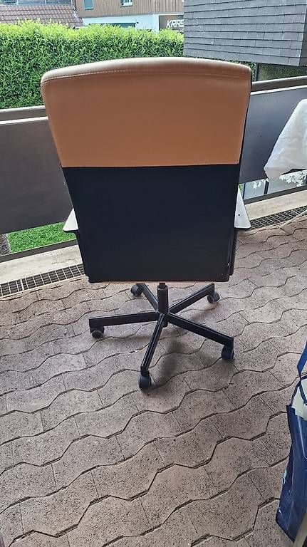Chaises: Drehstuhl  – D'occasion à Lufingen par adn_stk8
