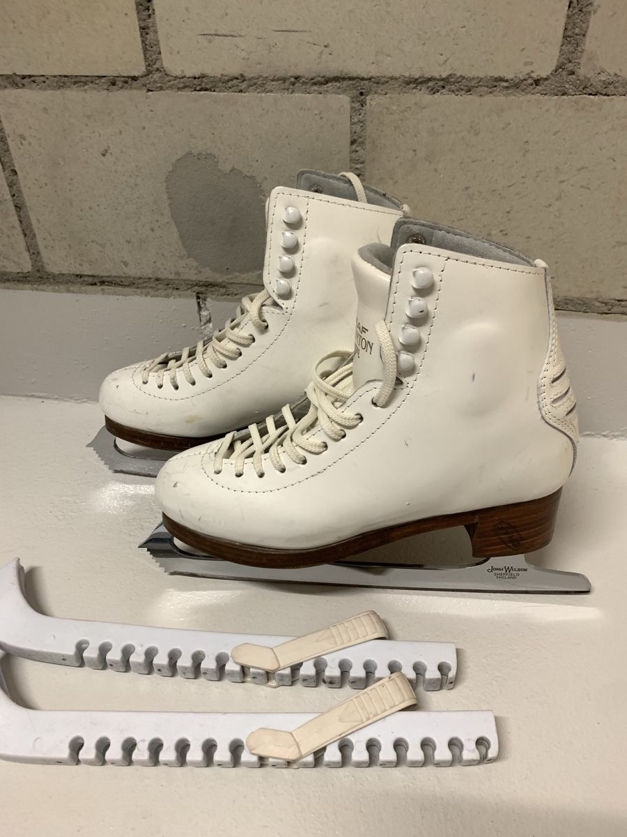 Graf Pattini da ghiaccio: Schlittschuhe Graf – Usato da Frauenfeld venduto da maggia5