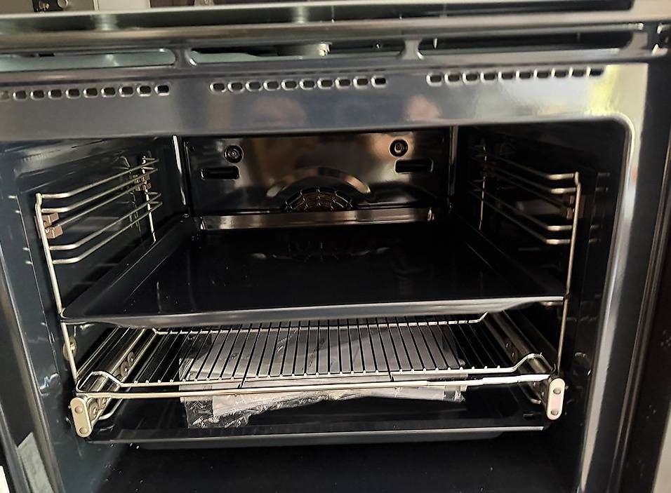 Backöfen: HMG6764B1 Einbau-Backofen mit Mikrowellenfunktion – Gebraucht aus Ittigen von mar_m9sk 2