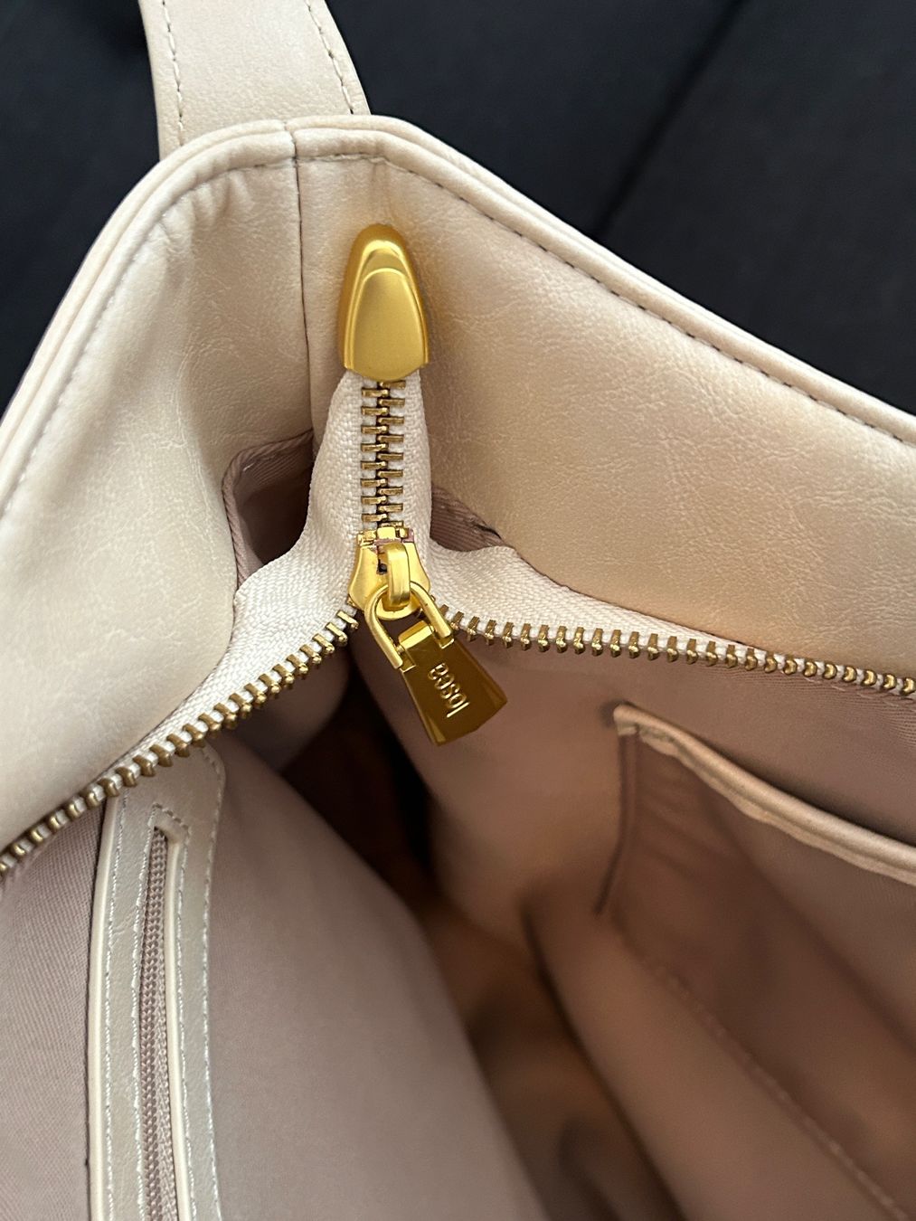 Sacs femmes: Beige Synthetic Leather Bag – Neuf (Voir description) à St. Gallen par ell_8n6t 2