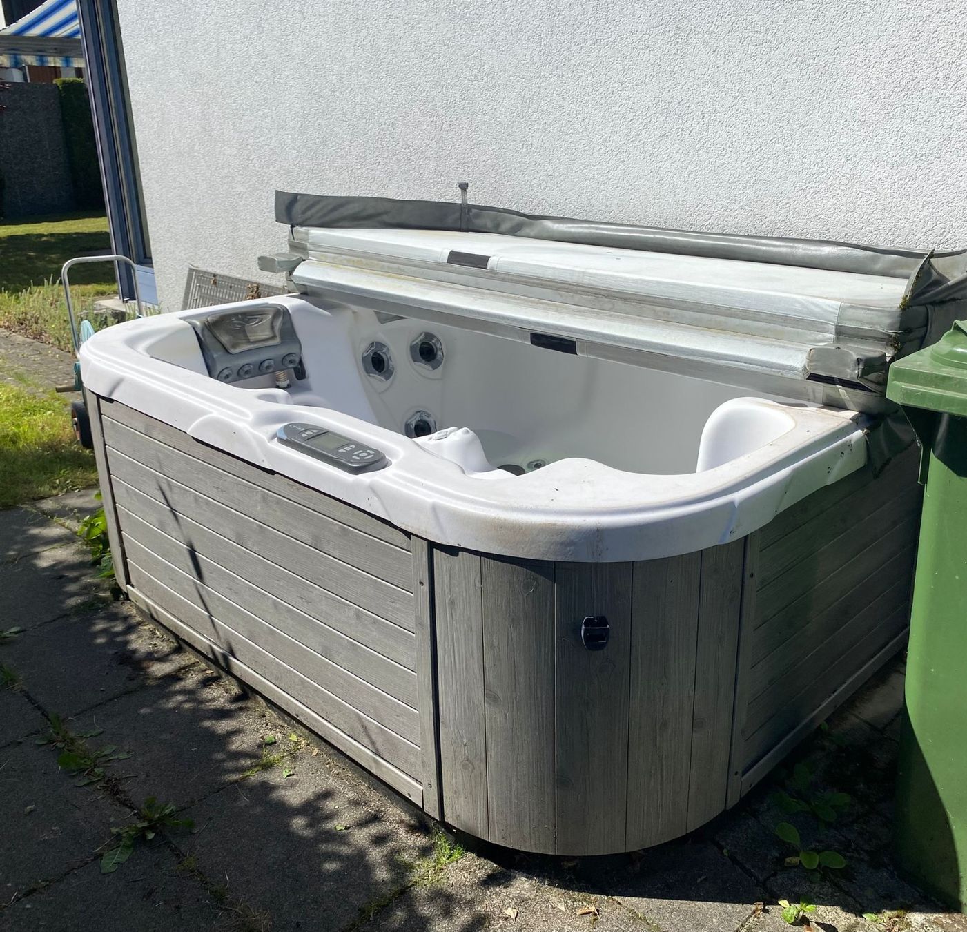 Whirlpool: Whirlpool Triad von Dimension One Spas – Usato da Strengelbach venduto da starm1