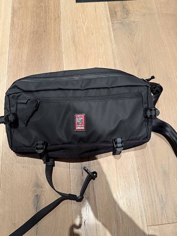 Borse: Chrome Mini Cadet Sling Bag – Usato da Regensdorf venduto da ant_js8x