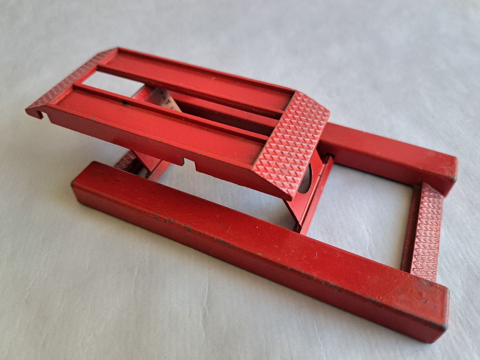 Jouets: Auto-Aufbocker  1:43 – D'occasion à Zumikon par Berni6993 1