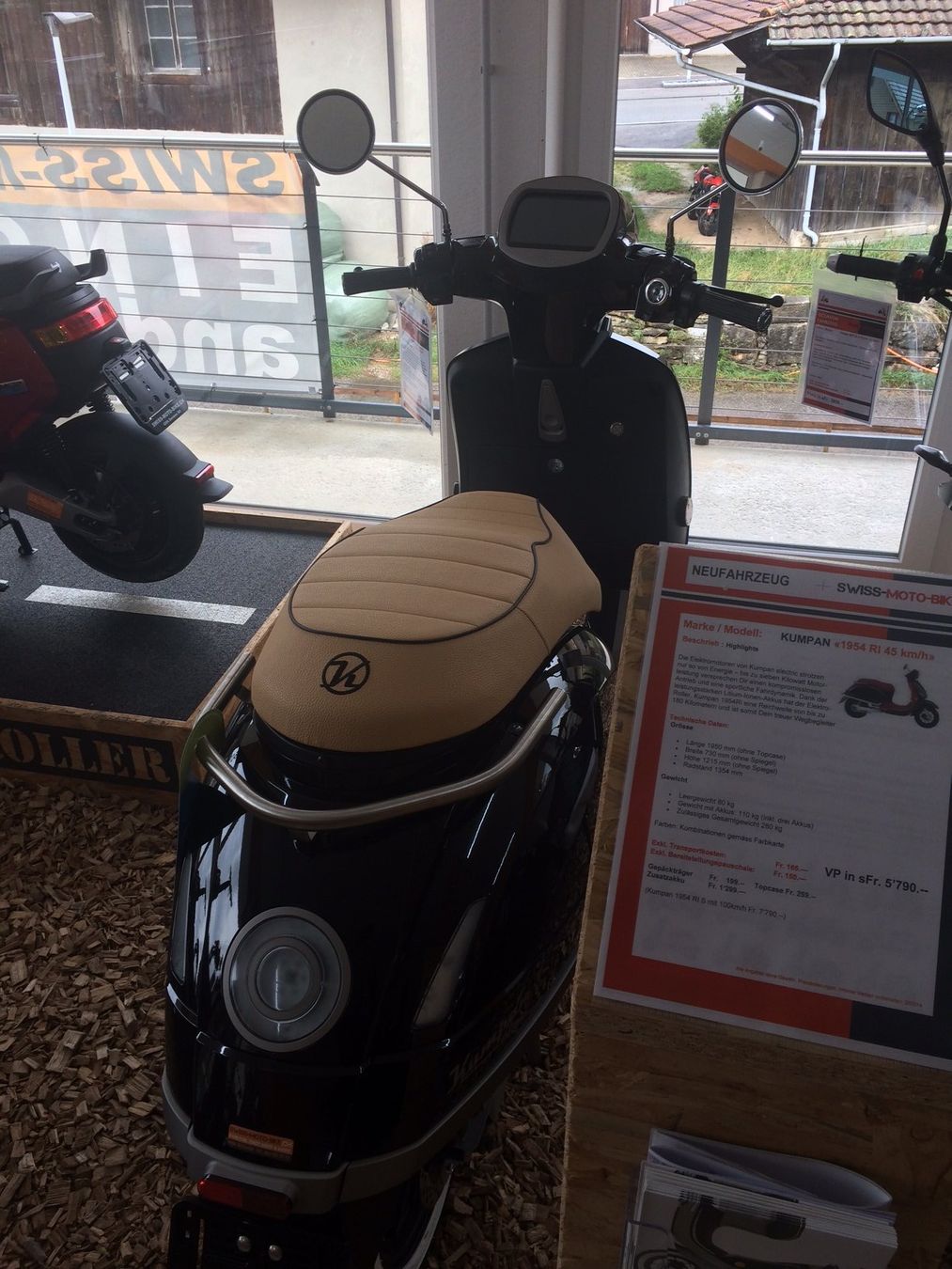Scooter: Ausstellungsmodell E-Roller 45km/h neu mit 50% Rabatt – Usato da Seewen SO venduto da Eliane-Nora 8