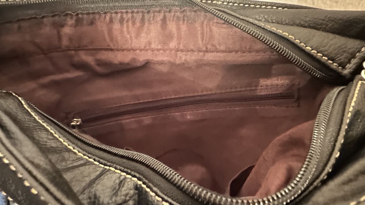 Sacs femmes: Schwarze Unhängetasche mit vielen Fächern – D'occasion à Zürich par Rammis 2