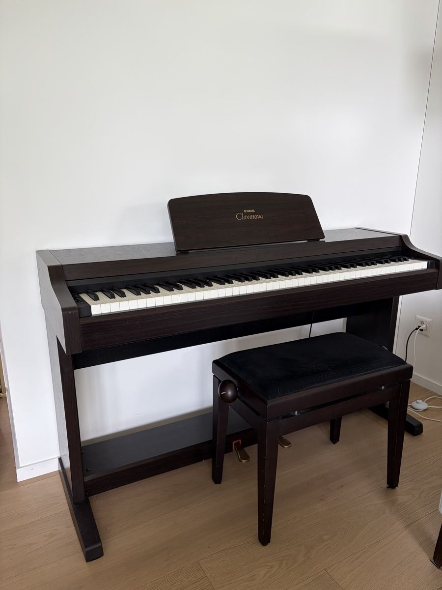 Yamaha Instruments de musique: Epiano Yamaha Clavinova – D'occasion à Zürich par MariaJC