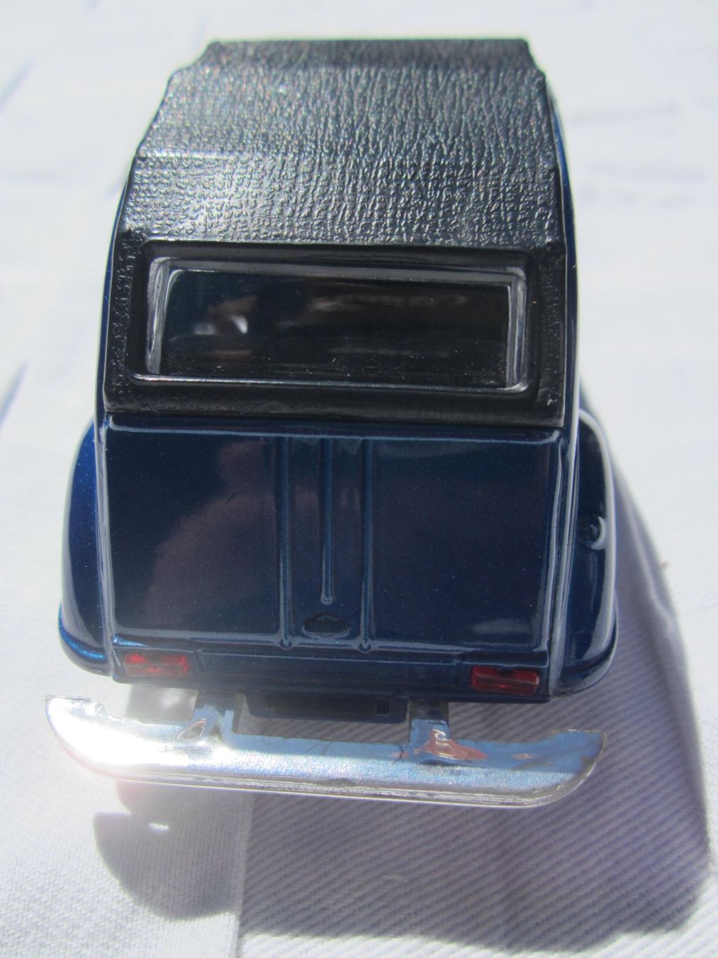 Citroën Modellautos: Citroen 2 cv – Defekt aus Tramelan von Tors 1