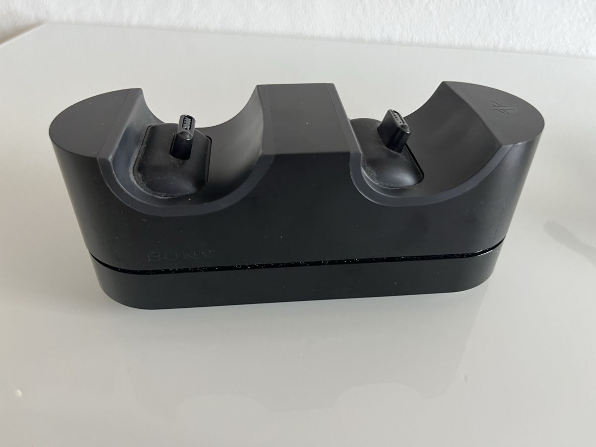Sony Adapter & Kabel: Ladestation Controller / Playstation 4 – Neu (gemäss Beschreibung) aus Volketswil von asc_yp5h 1