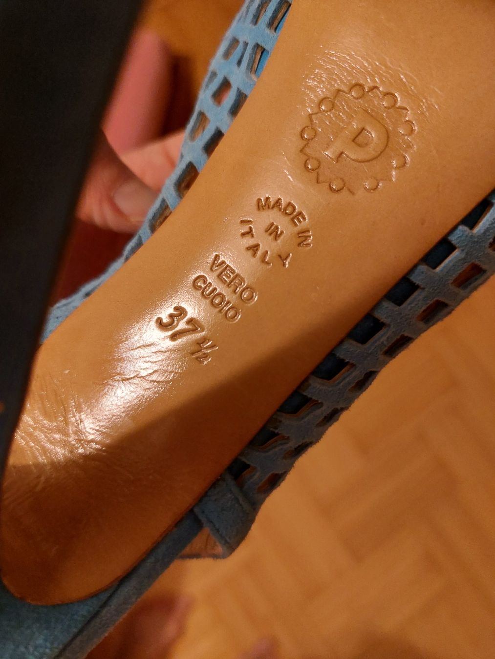 Scarpe da donna: Hellblaue Wildleder Sandalen Gr. 37.5 Frühling / Pollini – Usato da Romanshorn venduto da SwissEnn 8