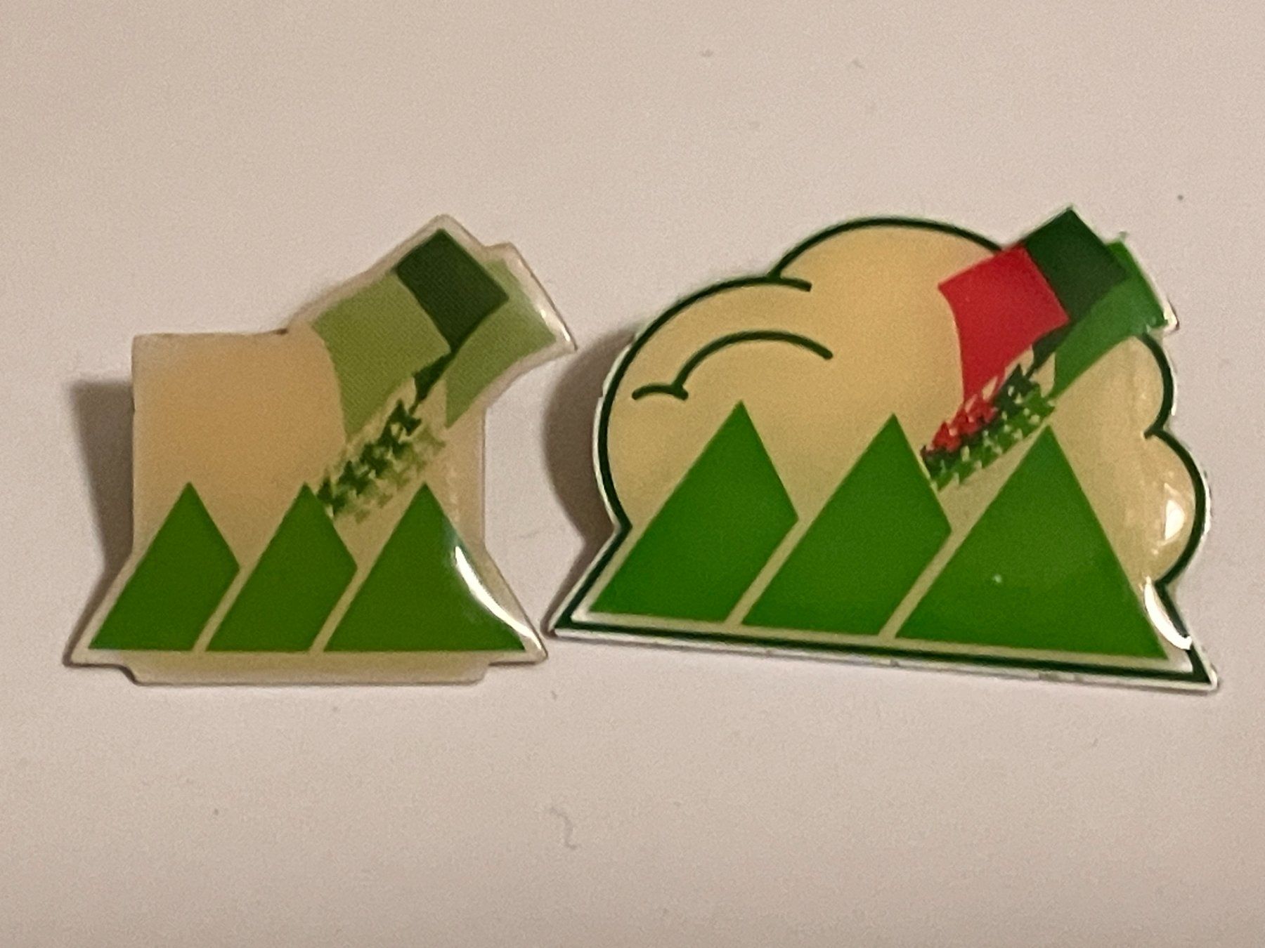 Placchette & Badge: 2 Pin Berge Logo – Usato da Basel venduto da djwwpp