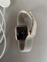Apple Watch SE Gold mit Armband und Ladekabel gebraucht