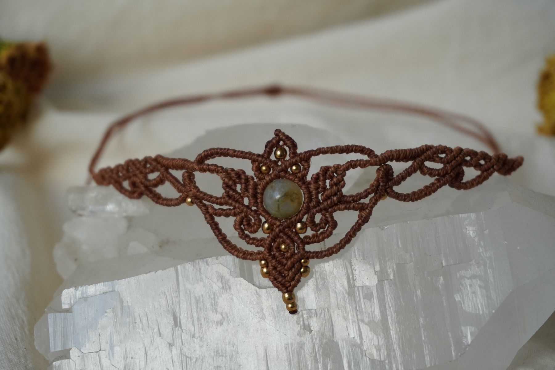 Catenine: Einzelstück - Makramee Halskette oder Tiara – Nuovo (secondo la descrizione) da Heerbrugg venduto da R.St27