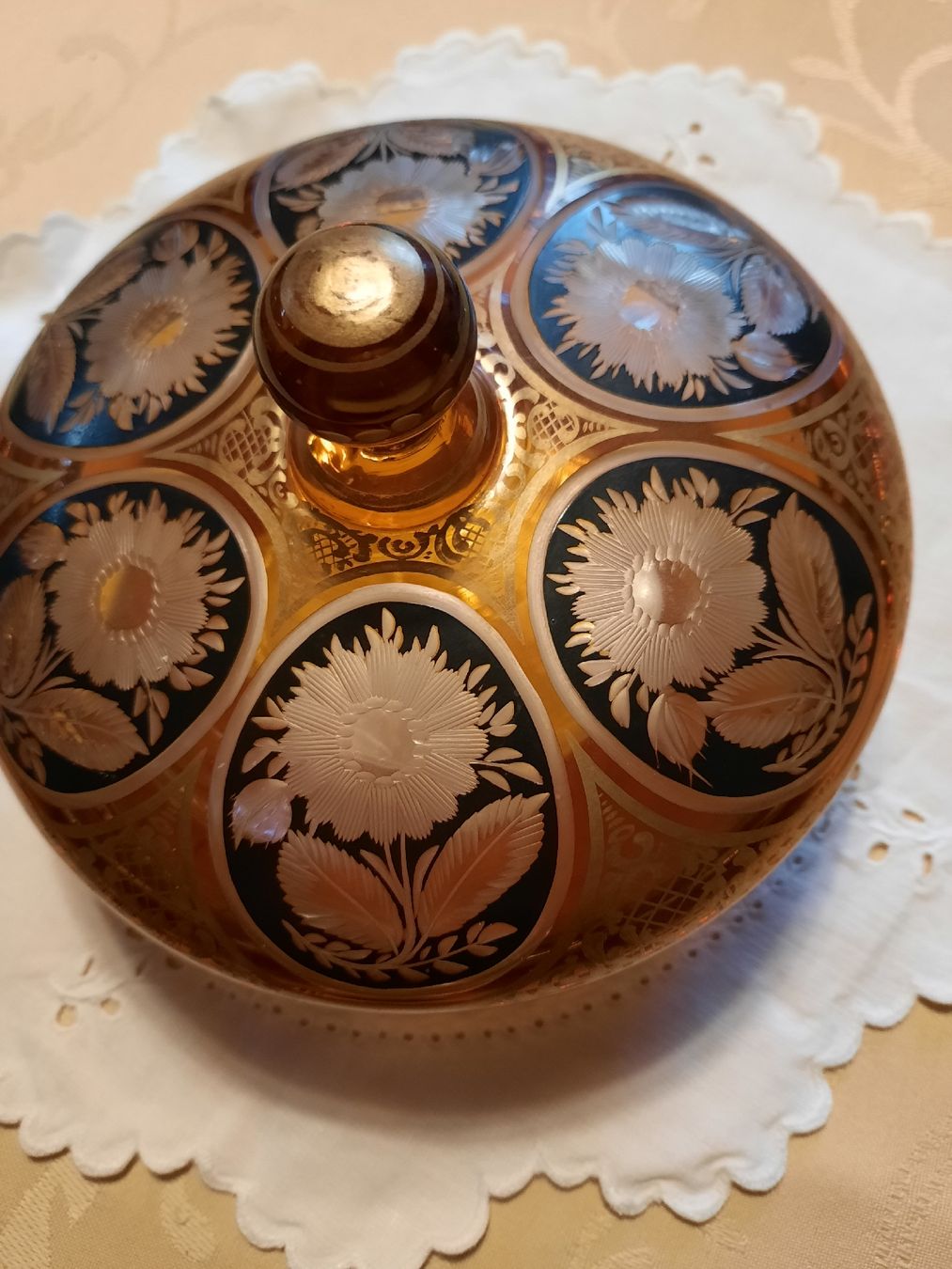 Ciotole: wunderbare böhmische Glasdose – Usato da Busswil BE venduto da balu37