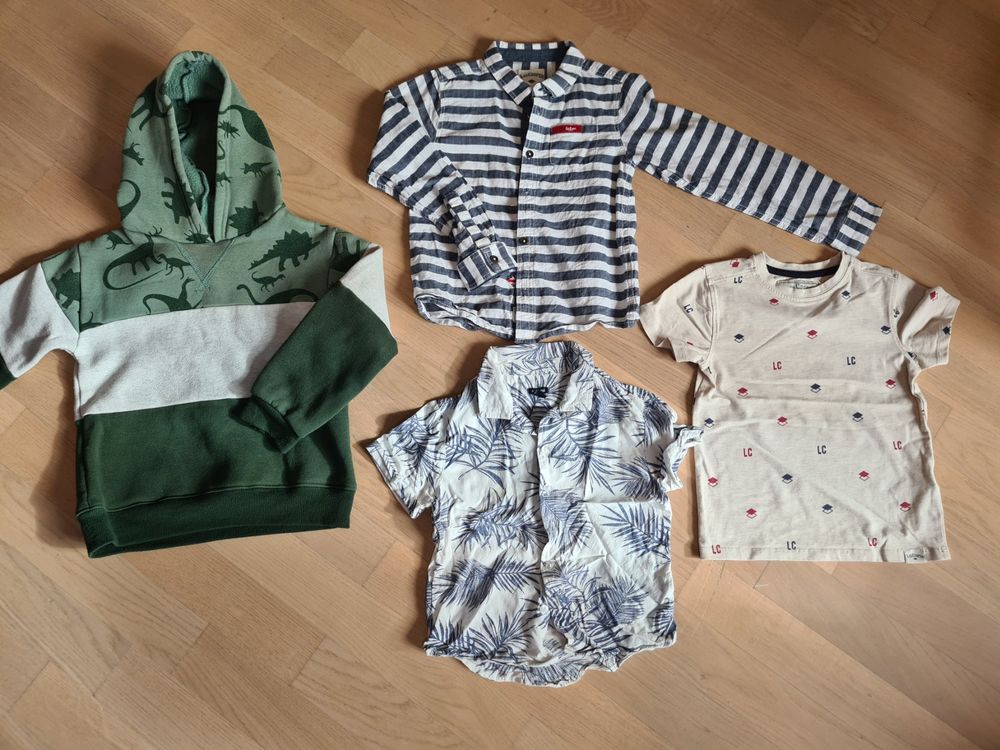 Lot De 19 Vêtements Pour Poupée Garçon 30 Cm – 2 Tenues Décontractées, Veste D'Hiver, Survêtements, Chaussures Et Planche De Surf – Cadeau Parfait