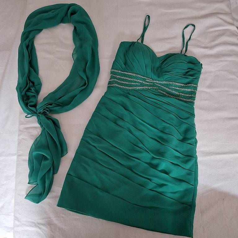Vestiti: Elegantes Cocktailkleid von Unique – Usato da Schmerikon venduto da lis_lj2v