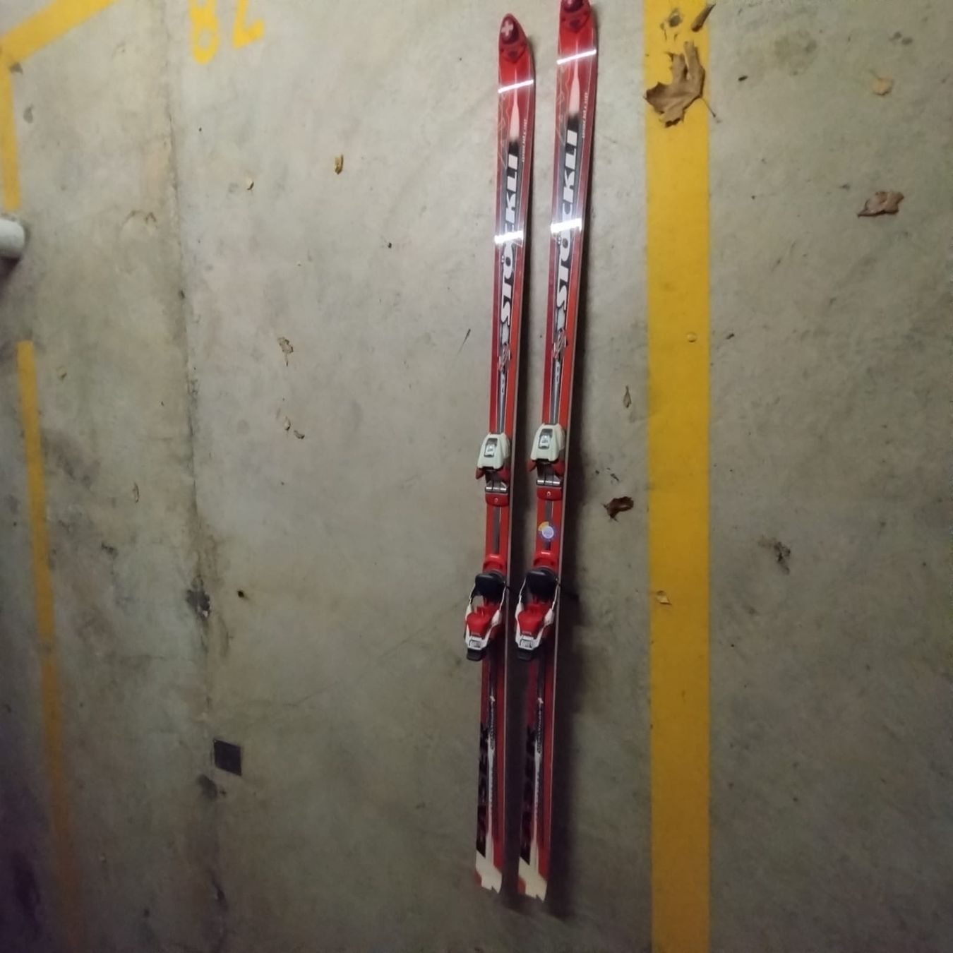Stöckli Sci: Stöckli Ski "World Cup" (älteres Modell), inkl. Bindung – Usato da Wettingen venduto da Sp77 1