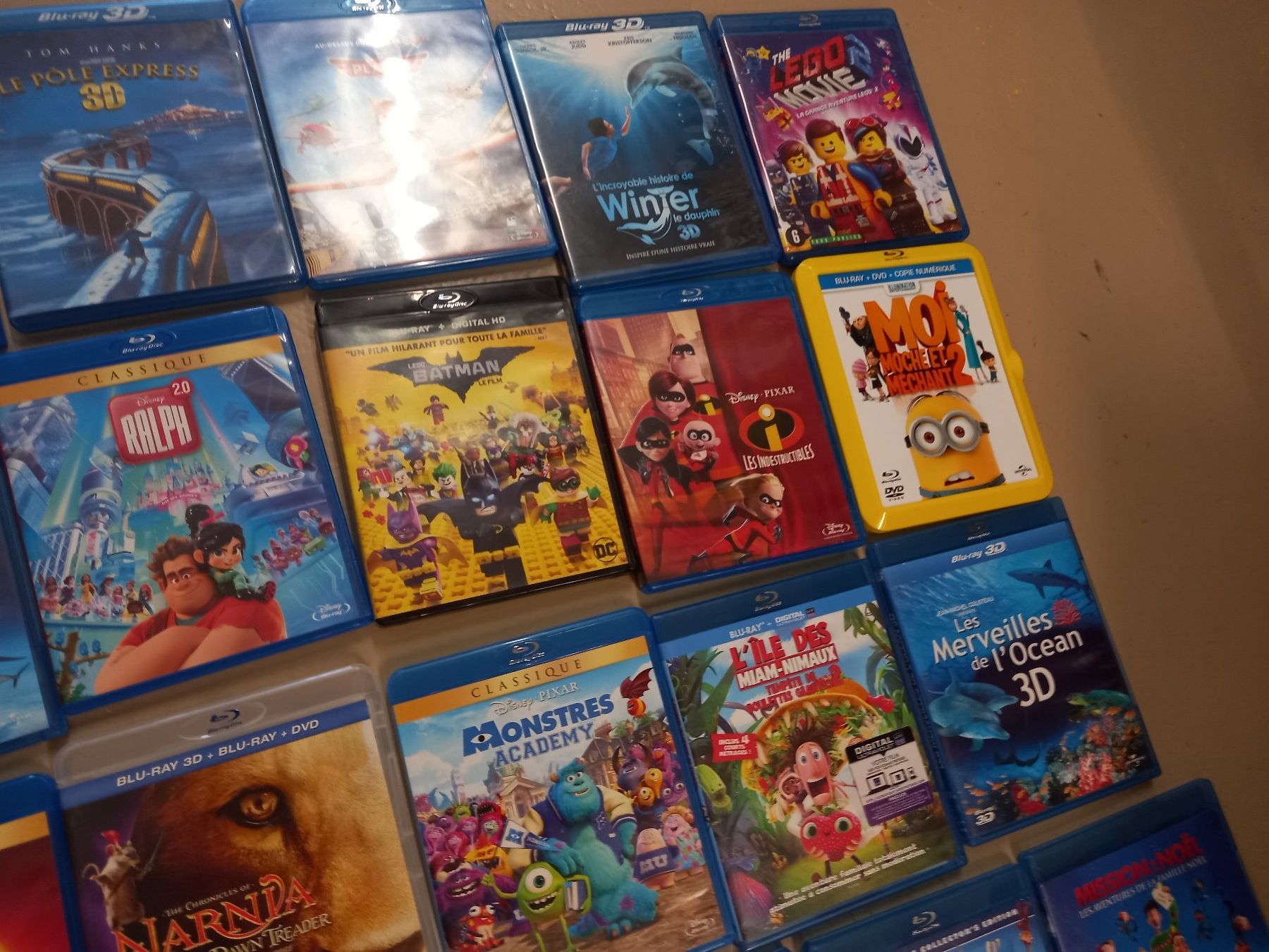 Tutti i DVDs: lot de 34 Blu-ray pour enfant – Usato da Prez-vers-Siviriez venduto da Monija70 2