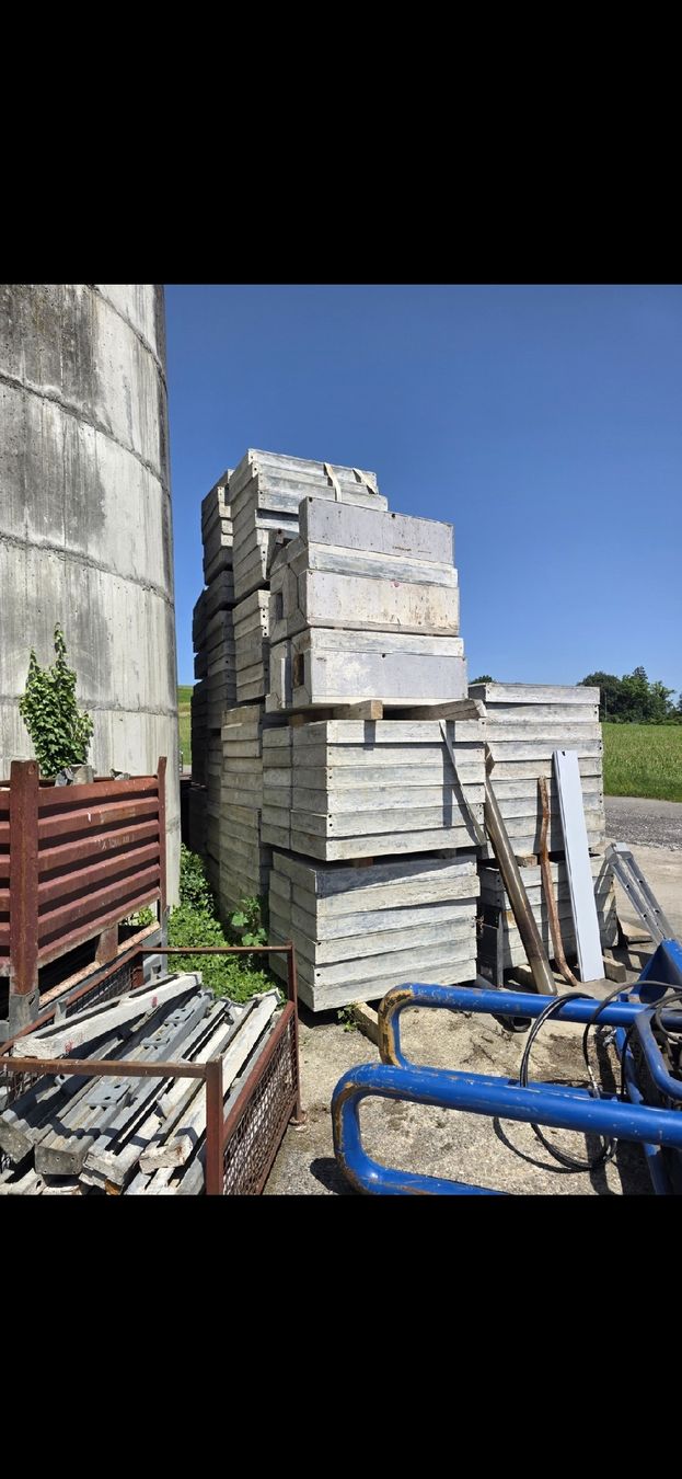 Tutti gli attrezzi: Schalungsmaterial – Usato da Fischingen venduto da imh_w9jy 1