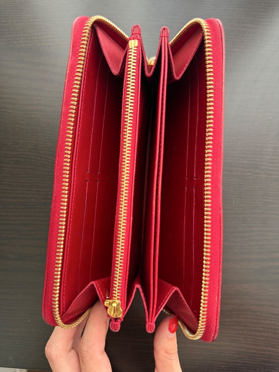 Louis Vuitton Brieftaschen: Louis Vuitton Geldbörse Lackleder rot – Gebraucht aus Othmarsingen von Paucaverba 5