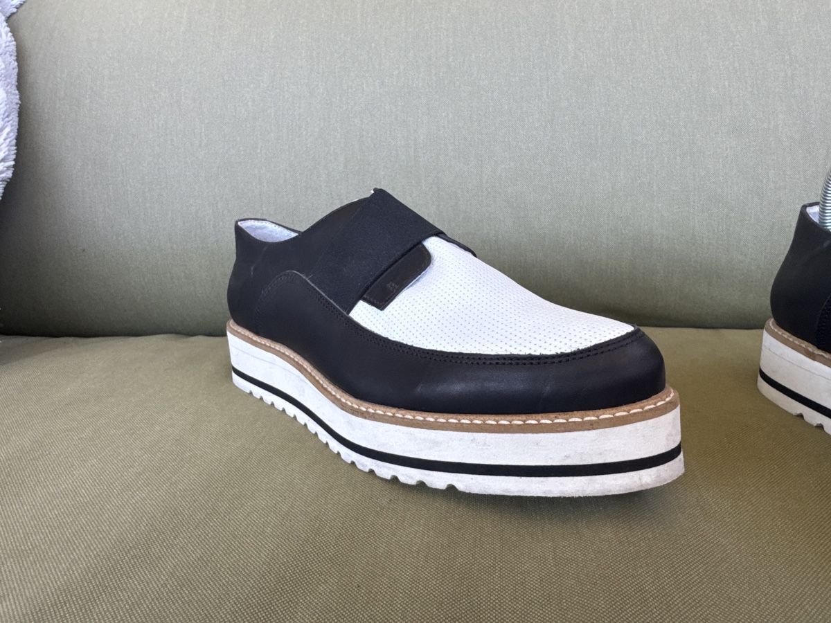 Scarpe da donna: Stylish Black & White Platform Loafers - EU Size 39 – Nuovo (secondo la descrizione) da Berneck venduto da E_ZLK 1