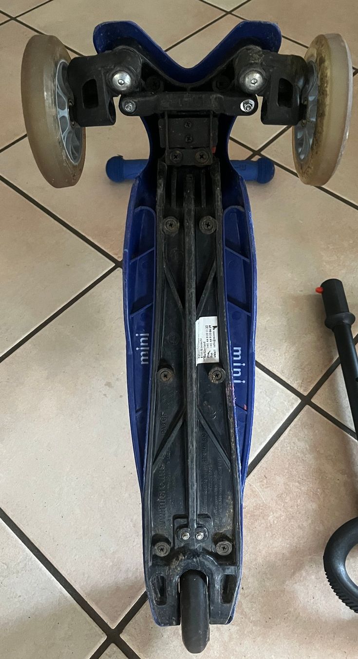 Micro Kickboard: Kickboard - Micro 3in1 Deluxe - Blue – D'occasion à Le Noirmont par bouboun21 5
