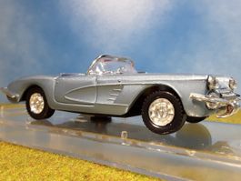 Retro Vitesse 110 _ Chevrolet Corvette open Cabriolet _ 1:43