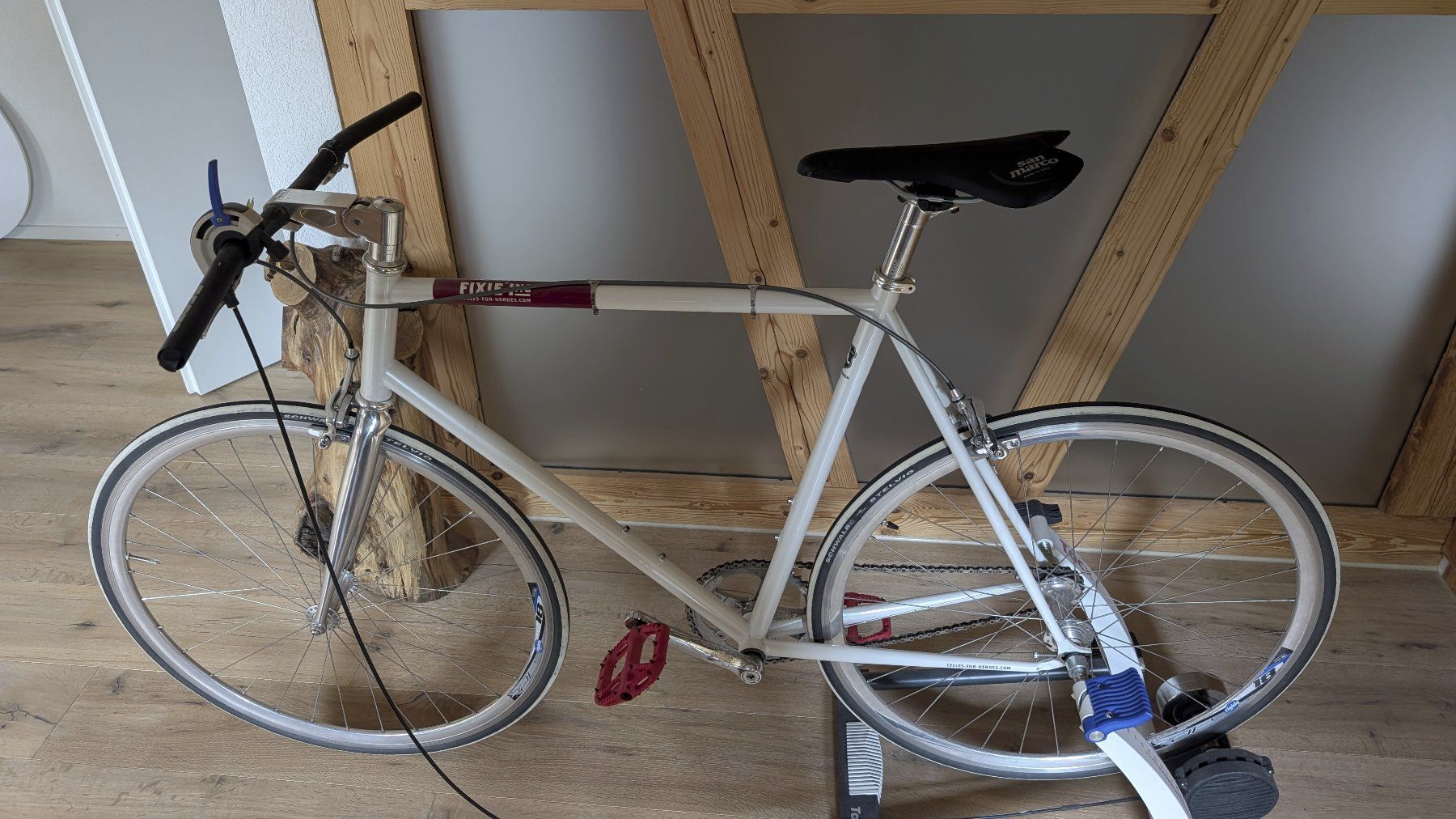 Fixie Inc. Velos: Peacmaker von Fixie inc. 2009 – Gebraucht aus Olten von NicoOnline